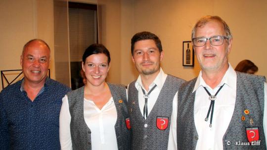 Bei der Hauptversammlung wurden die meisten Mitglieder des Vorstand des Musikvereins Eckartsweier im Amt bestätigt. Von links nach rechts „Finanzchef“ Gerhard Bolz, Schriftführerin Sandra Kimmer, der neu gewählte zweite Vorsitzende Thorsten Göpper und der erste Vorsitzende Michael Kienle. 